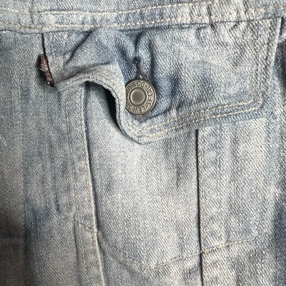 Levi’s Silver Tab Distressed Denim Trucker Jean Jacket - Picture 5 of 5